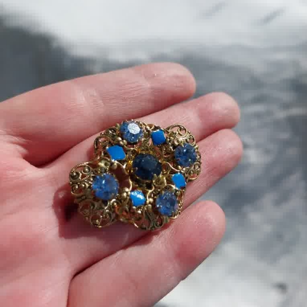 Vintage Czech Gold-Tone Blue Crystal Floral Brooch - Women's Jewelry - Picture 3 of 9